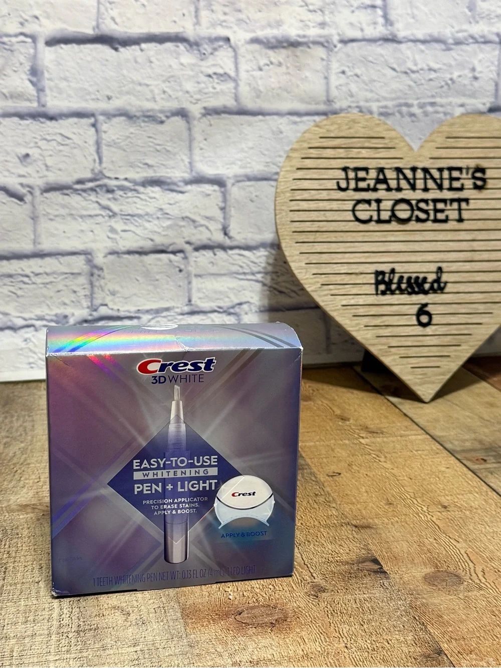 Crest 3D Whitening Pen + Light, Easy to Use new unopened
